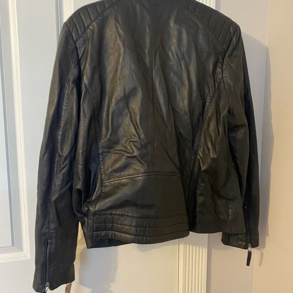 Never worn real leather jacket - Picture 3 of 6